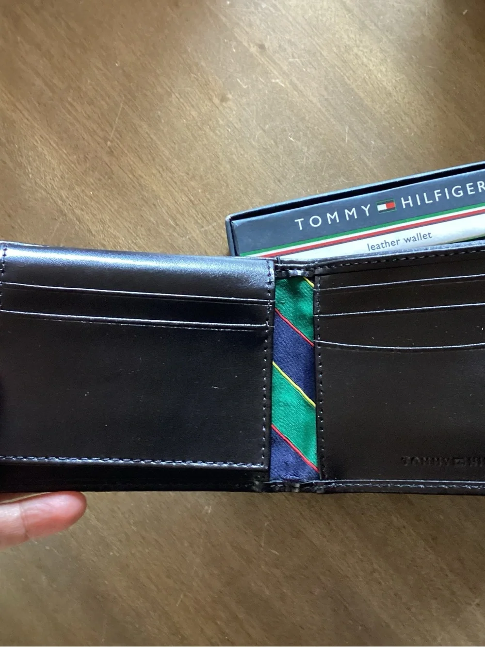 Tommy Hilfiger Black Leather Bi-Fold Wallet with Metal Logo in box